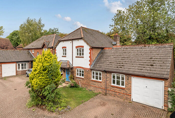 4 Bedroom Detached House For Sale In Whitewalls Close, Compton, Newbury, Berkshire, RG20