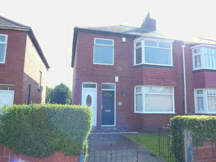 3 Bedroom Flat To Rent In Faldonside, Heaton, Newcastle Upon Tyne, Tyne And Wear, NE6