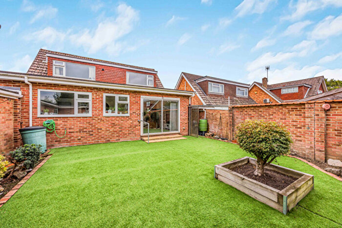 4 Bedroom Link Detached House For Sale In Central Hayling, PO11