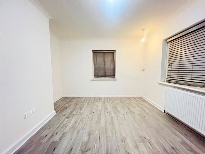 Terraced House To Rent In Camden Gardens, Thornton Heath, CR7