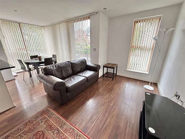 1 Bedroom Flat For Sale In Cottonfields, Barlow Moor Road, Didsbury, M20