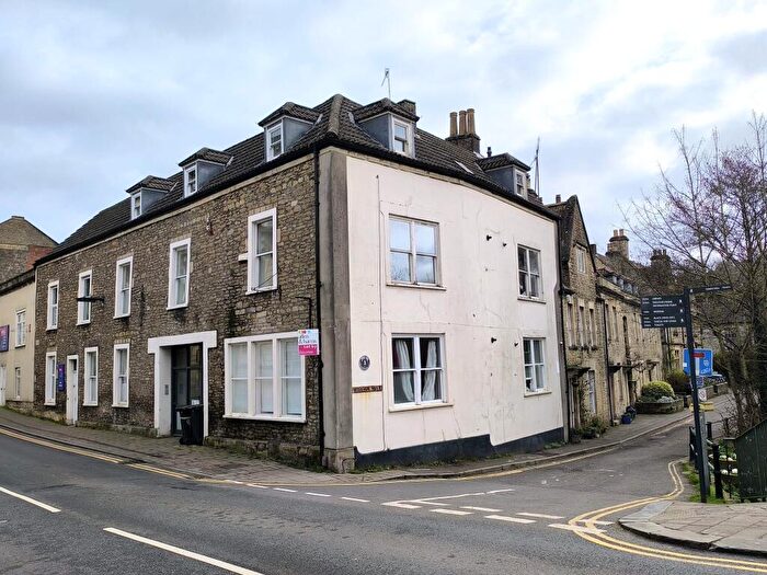 1 Bedroom Apartment To Rent In North Parade, Frome, BA11