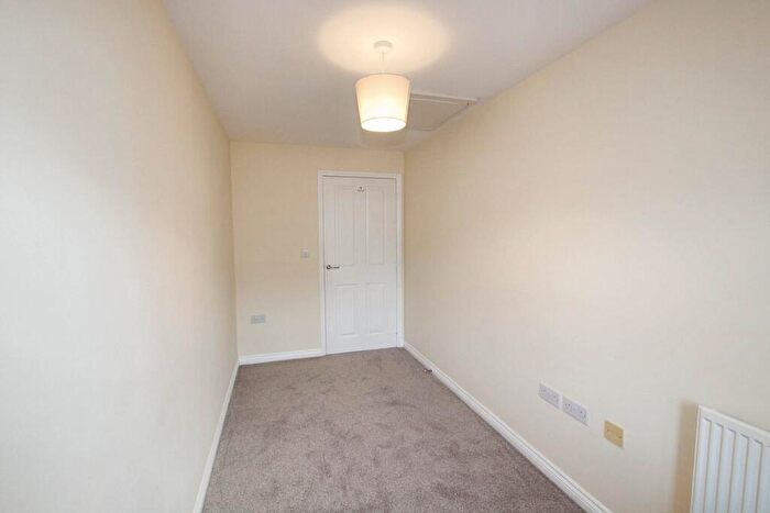 2 Bedroom Coach House To Rent In Ossulbury Lane, Aylesbury, HP19
