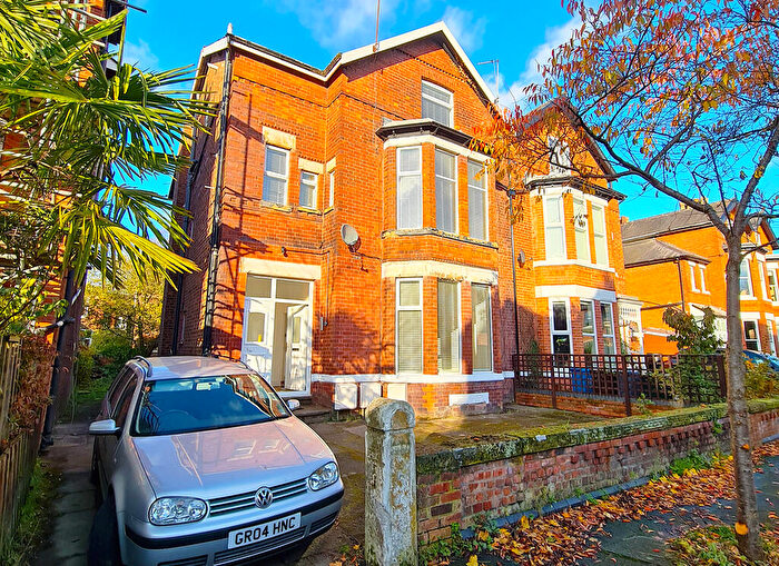 2 Bedroom Apartment To Rent In Oak Avenue, M21