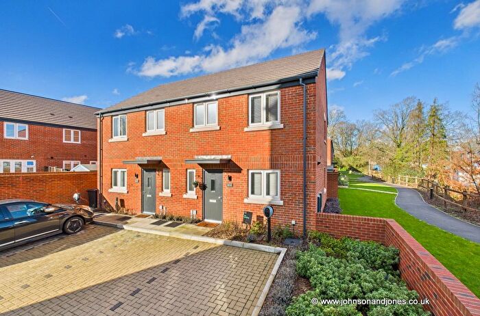 Property For Sale In Elizabeth Avenue, Chertsey, KT16