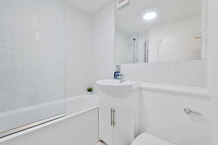 1 Bedroom Flat To Rent In Macklin Street, Covent Garden, London, WC2B