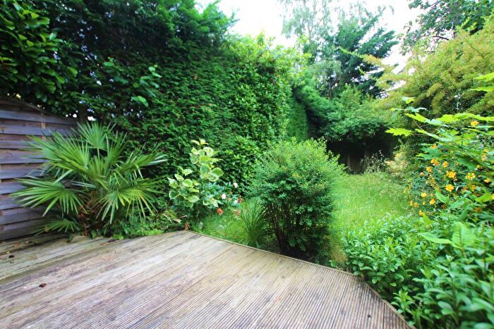 1 Bedroom Maisonette To Rent In Woking, Surrey, GU21