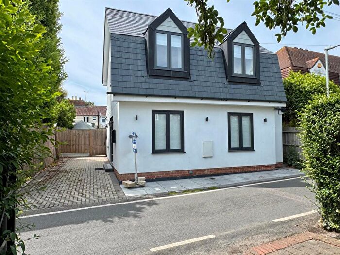 2 Bedroom Detached House For Sale In Ship Road, Burnham-on-Crouch, CM0