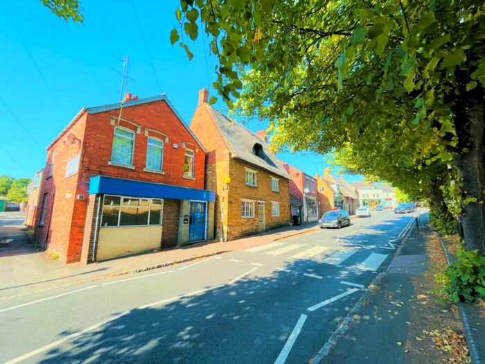 1 Bedroom Apartment To Rent In The Square, Earls Barton, Northampton, NN6