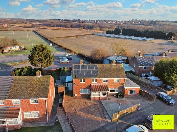 3 Bedroom Property To Rent In North Side, New Tupton, Chesterfield, S42