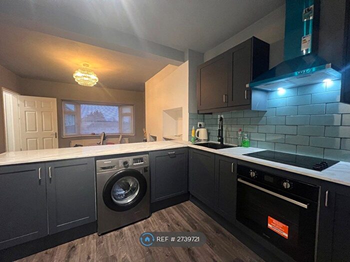 3 Bedroom Semi Detached House To Rent In Astill Drive, Leicester, LE4