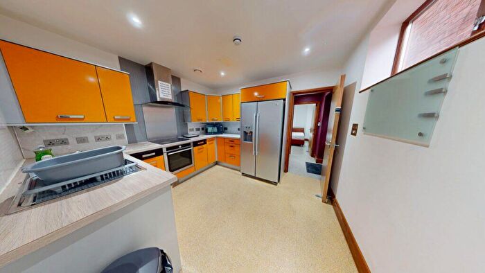 6 Bedroom House To Rent In Dawlish Road, Selly Oak, Birmingham, West Midlands, B29