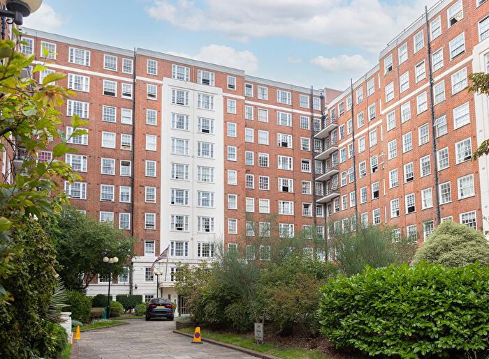 2 Bedroom Flat For Sale In Edgware Road, Paddington, W2
