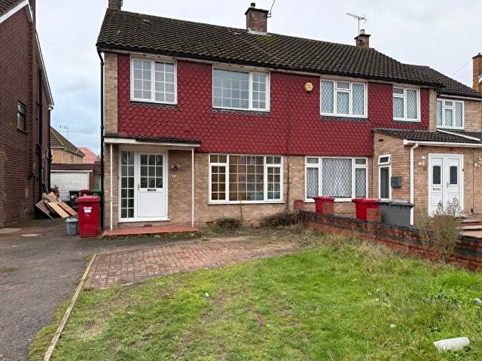 4 Bedroom Semi-Detached House To Rent In Dawley Ride, Slough, SL3