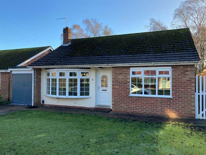 3 Bedroom Detached Bungalow To Rent In Willowfield Avenue, Nettleham, Lincoln LN2