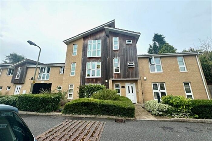 2 Bedroom Apartment To Rent In Elkins Square, Bishopstoke, SO50