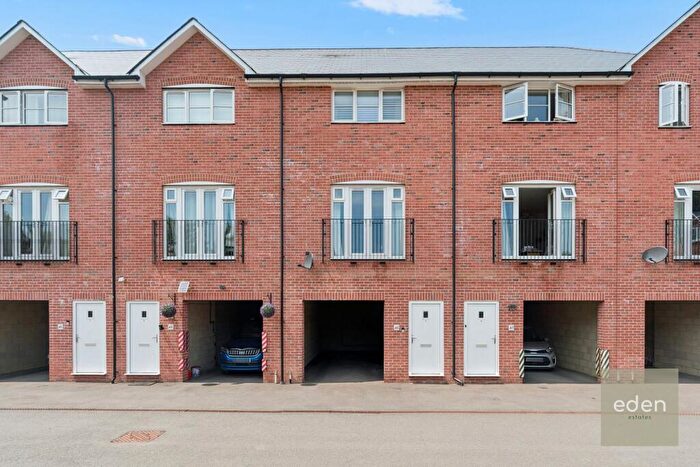 2 Bedroom Terraced House For Sale In Hengist Drive, Aylesford, ME20