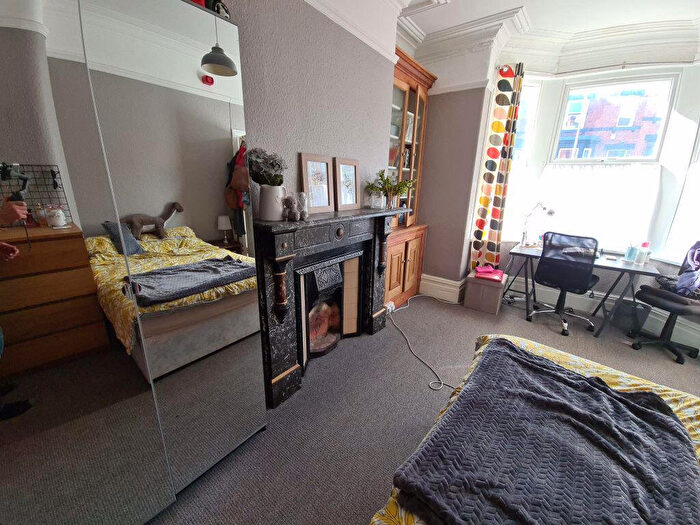 6 Bedroom House To Rent In Ridgeway Terrace, Leeds, LS6