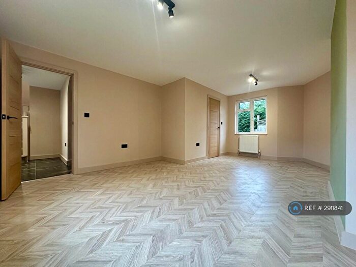 4 Bedroom Semi-Detached House To Rent In Victoria Road, Ascot, SL5