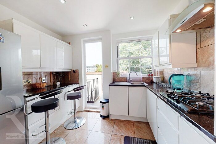 2 Bedroom Flat To Rent In Queensborough Court, London, N3