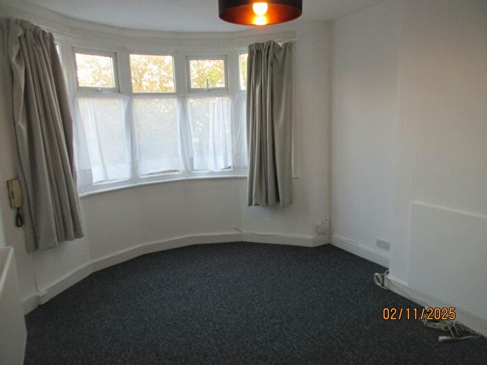 1 Bedroom Flat To Rent In Higham Hill Rd, Walthamstow, E17