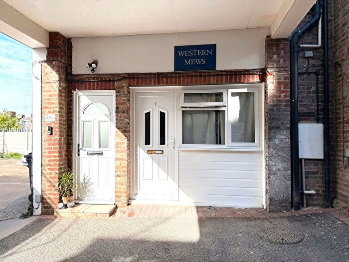 1 Bedroom Flat For Sale In Western Road, Bexhill-On-Sea, TN40