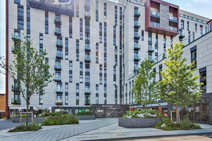 2 Bedroom Flat To Rent In Beaumont Court, - Victoria Avenue, Southend-on-Sea, SS2