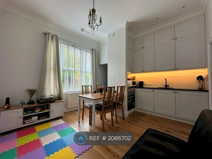 1 Bedroom Flat To Rent In Eridge Road, Tunbridge Wells, TN4