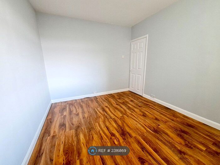 2 Bedroom Flat To Rent In Bradfield Road, Sheffield, S6