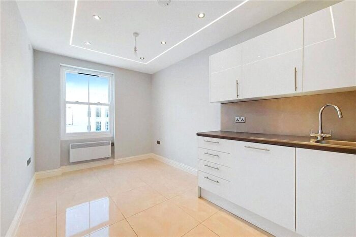 2 Bedroom Apartment To Rent In Camden High Street, London, NW1