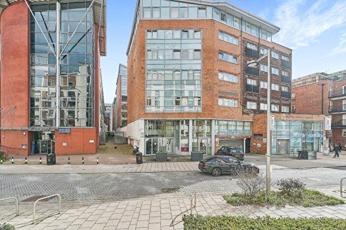 1 Bedroom Flat To Rent In Royal Gallery, Kingston Upon Thames, KT2