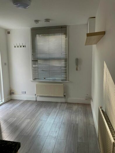 1 Bedroom Flat To Rent In Ashburnham Road, Luton, LU1