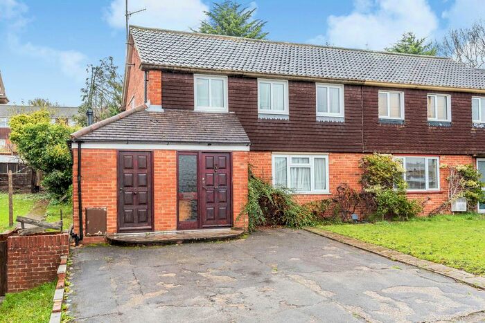 5 Bedroom Semi-Detached House To Rent In Cabell Road, Guildford, GU2