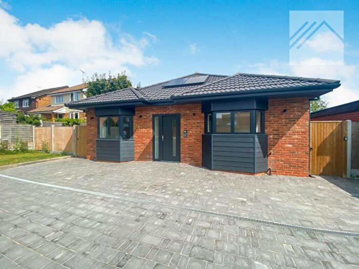 3 Bedroom Bungalow To Rent In Friern Gardens, Wickford, SS12