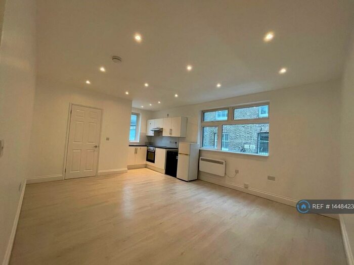 Studio To Rent In Myron Place, London, SE13