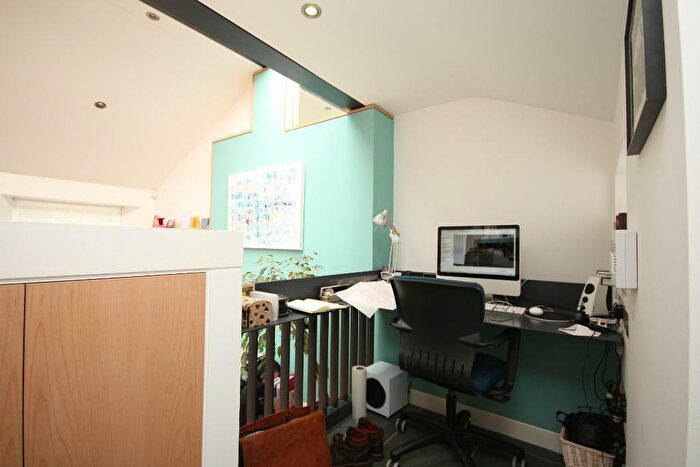 1 Bedroom Mews To Rent In Carlton Terrace Mews, Calton Hill, Edinburgh, EH7