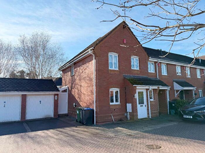 3 Bedroom Terraced House For Sale In Parolles Close, Heathcote, Warwick, CV34