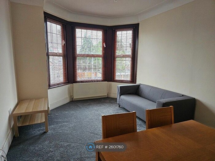 1 Bedroom Flat To Rent In Coventry Road, Ilford, IG1