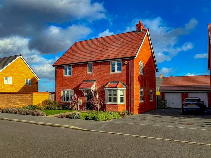 4 Bedroom Detached House For Sale In Braeburn Close, Burnham-On-Crouch, CM0