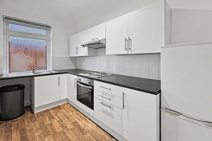 1 Bedroom Flat To Rent In London Road, Leigh-On-Sea, SS9