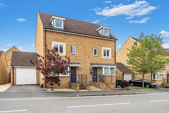 4 Bedroom Semi Detached House To Rent In Newlands Lane, Emersons Green, BS16
