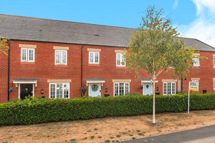 2 Bedroom Terraced House For Sale In Parsons Piece, Banbury, OX16