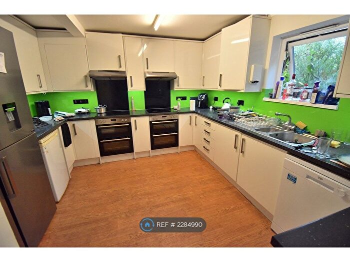 8 Bedroom Terraced House To Rent In Hillside Court, Reading, RG1