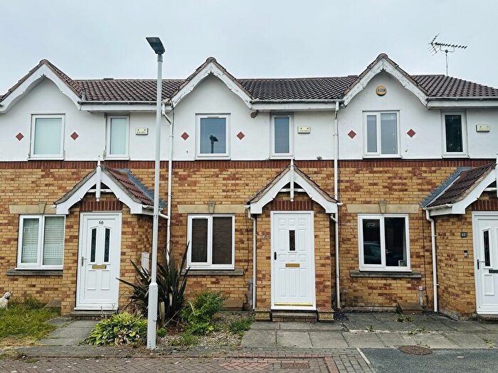 2 Bedroom Town House For Sale In Newlands, Farsley, LS28