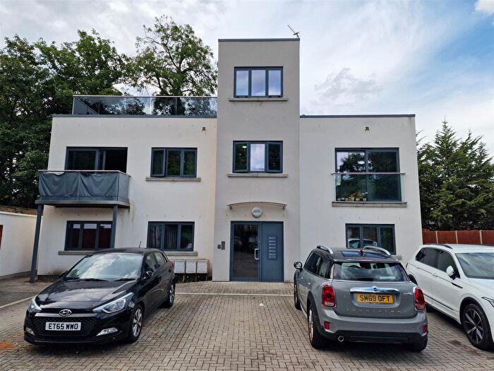 1 Bedroom Flat To Rent In Gardner Close, London, E11