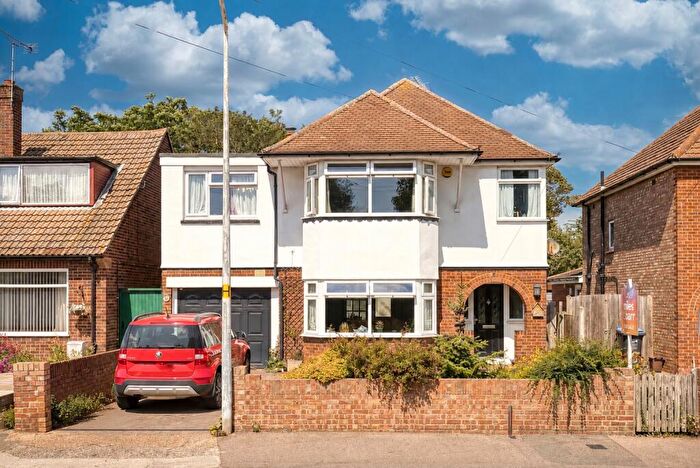 5 Bedroom Detached House For Sale In Vale Road, Broadstairs, Kent, CT10
