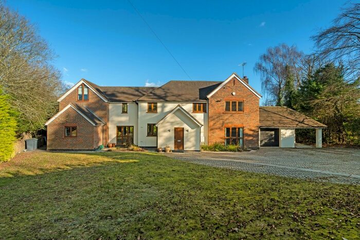 5 Bedroom Detached House To Rent In The Warren, East Horsley, Leatherhead, KT24
