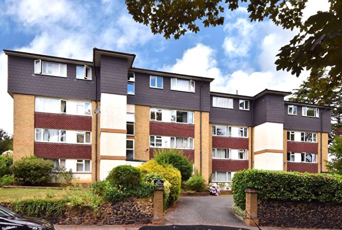 2 Bedroom Flat To Rent In Mount Arlington, Park Hill Road, Bromley, Kent, BR2