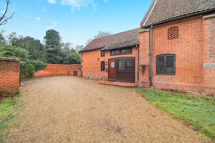 3 Bedroom Barn Conversion For Sale In The Common, Dunston, Norwich, NR14