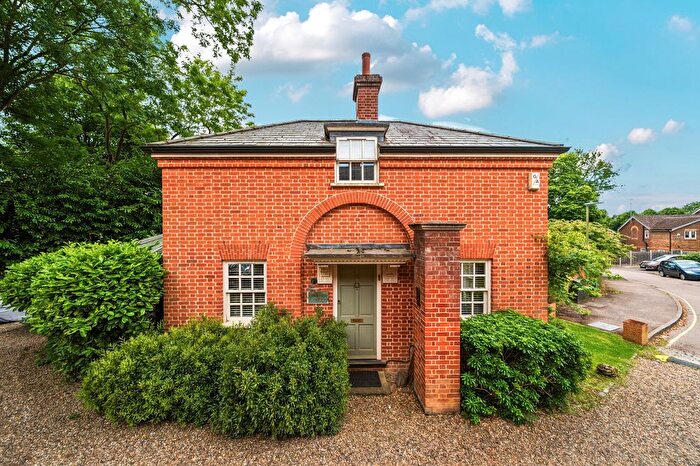 3 Bedroom Detached House For Sale In Mulberry Close, Watford, WD17